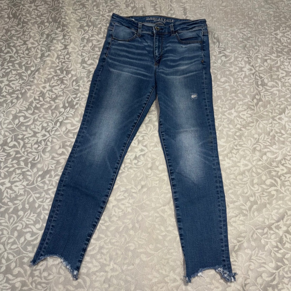 American Eagle‎ Super Stretch Skinny Jeans Sharkbite Raw Hem Medium Wash (E35)